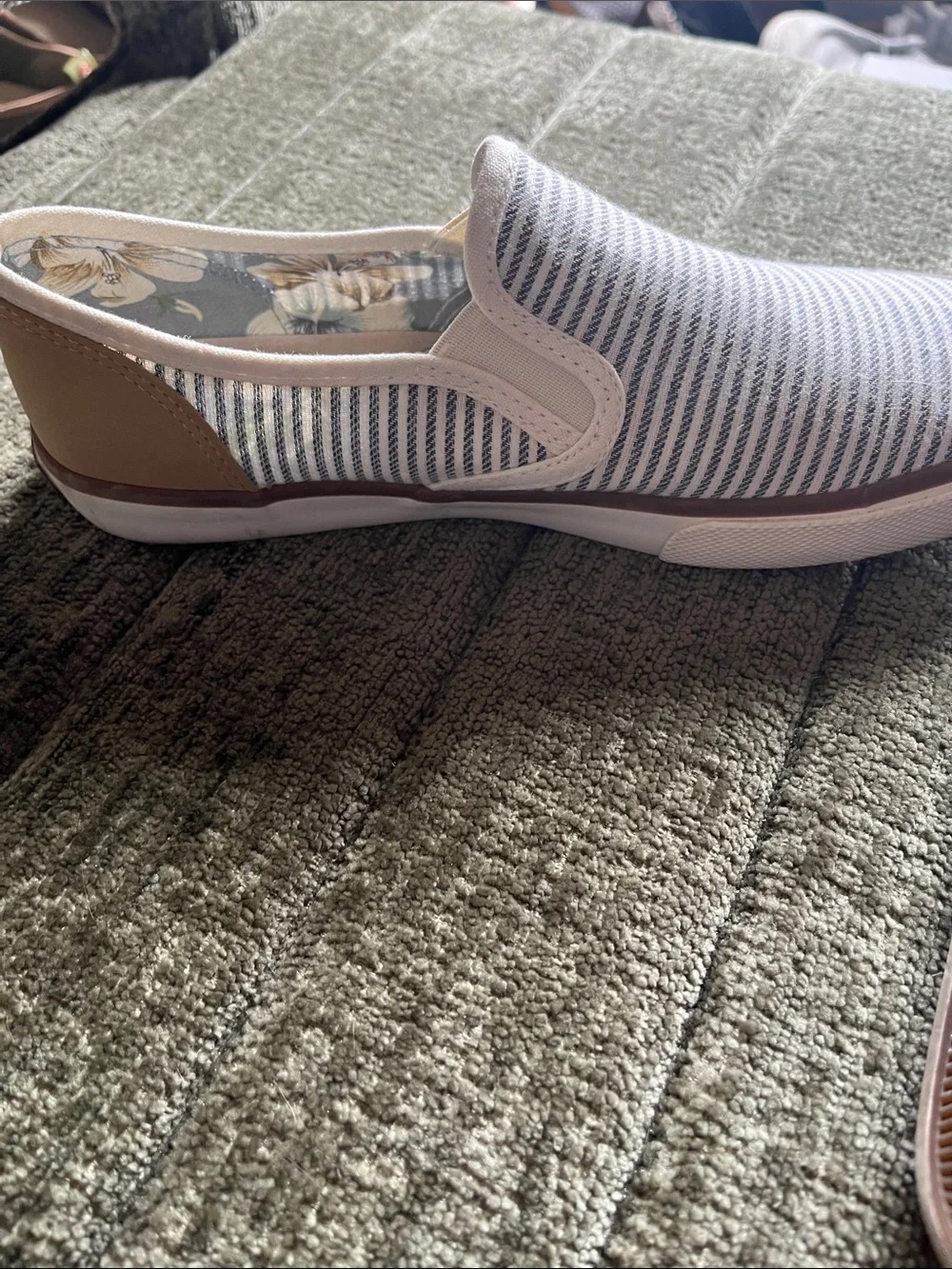 Women’s Tommy banana Slip-On Casual Canvas Shoes in Light Gray Stripe